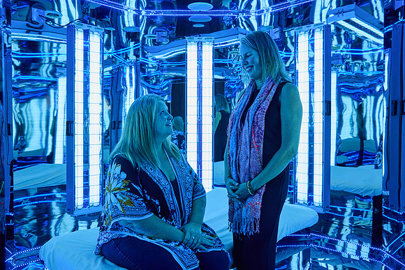 20251019 Blueroom7710