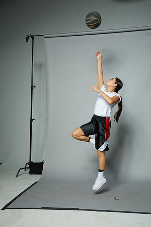 20211102 Banner Cast3036
