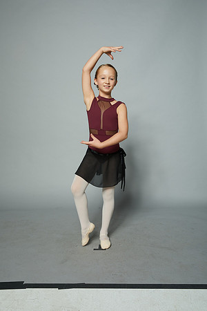 20211102 Banner Cast3742